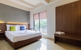 Urbanview Hotel Slipi Inn Palmerah